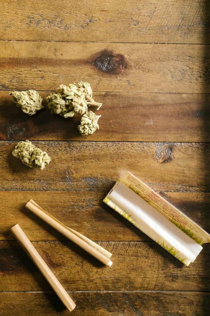 A Guide to Rolling a Blunt with Tobacco Blunt Wraps | BC Weed Edible Canada  | BC Weed Edible Canada